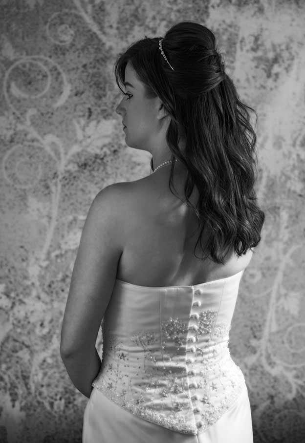 back of the brides wedding dress